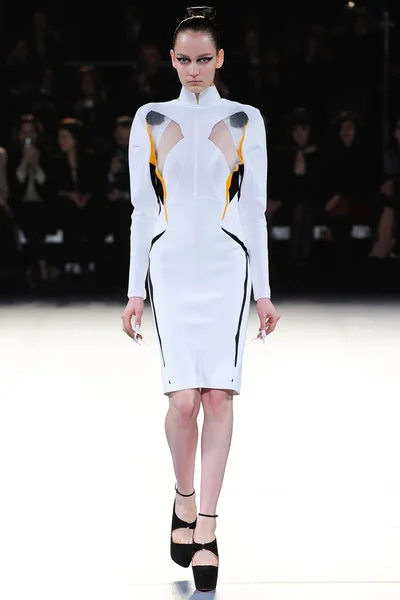 Look 13
